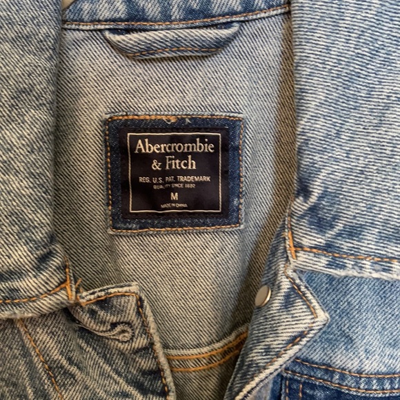 Denim jacket - Picture 2 of 3